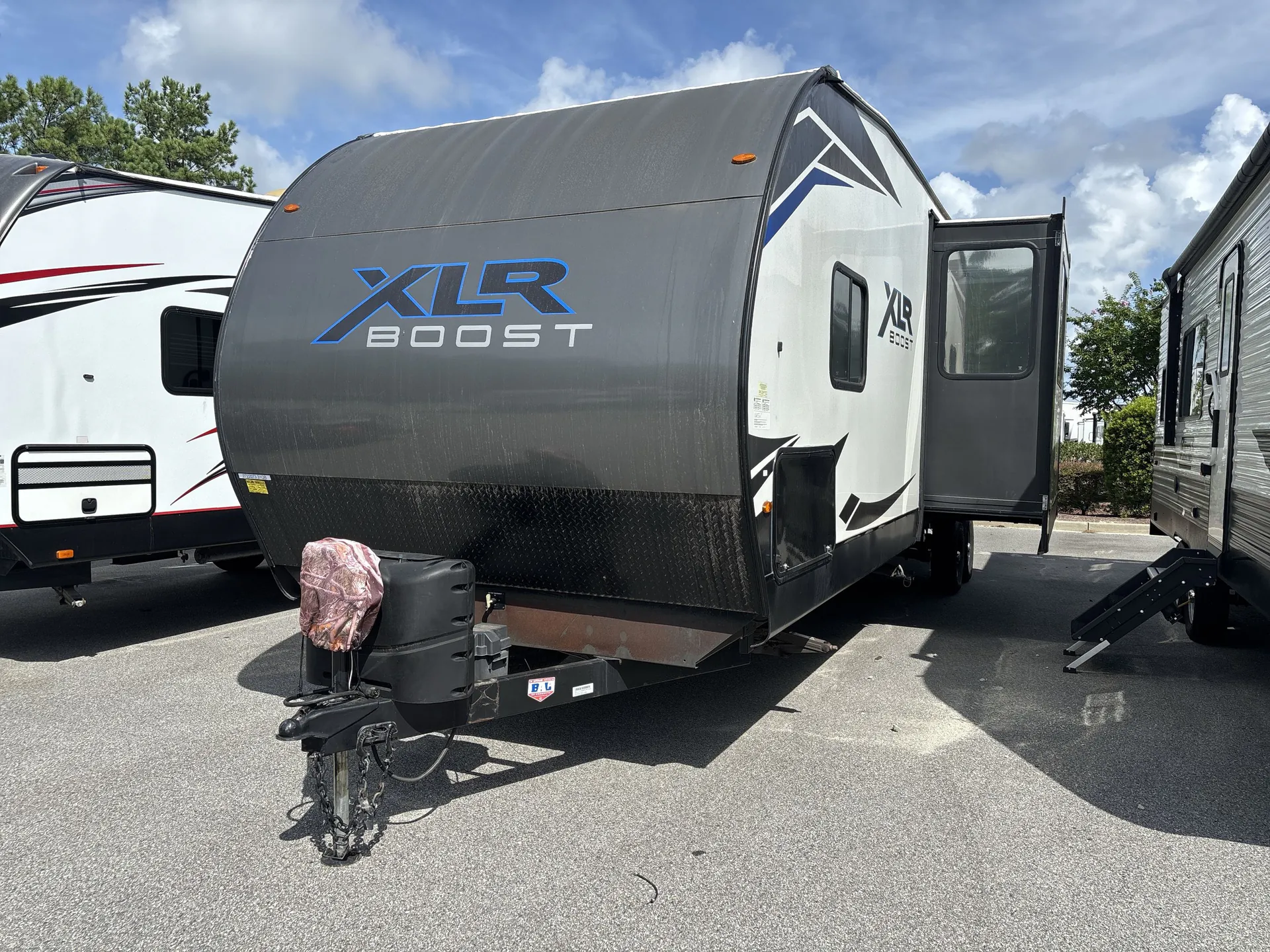 2022 Forest River XLR Boost 31QB — campside