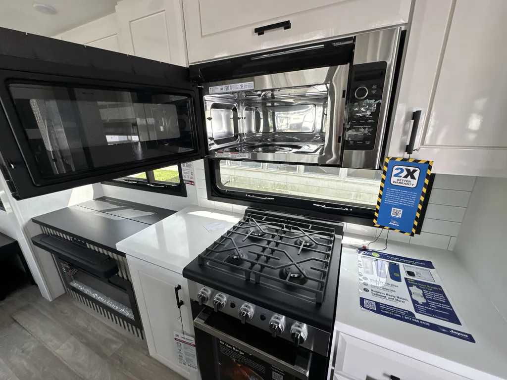 2027 Jayco Pinnacle 36FBTS, Photos photo 15