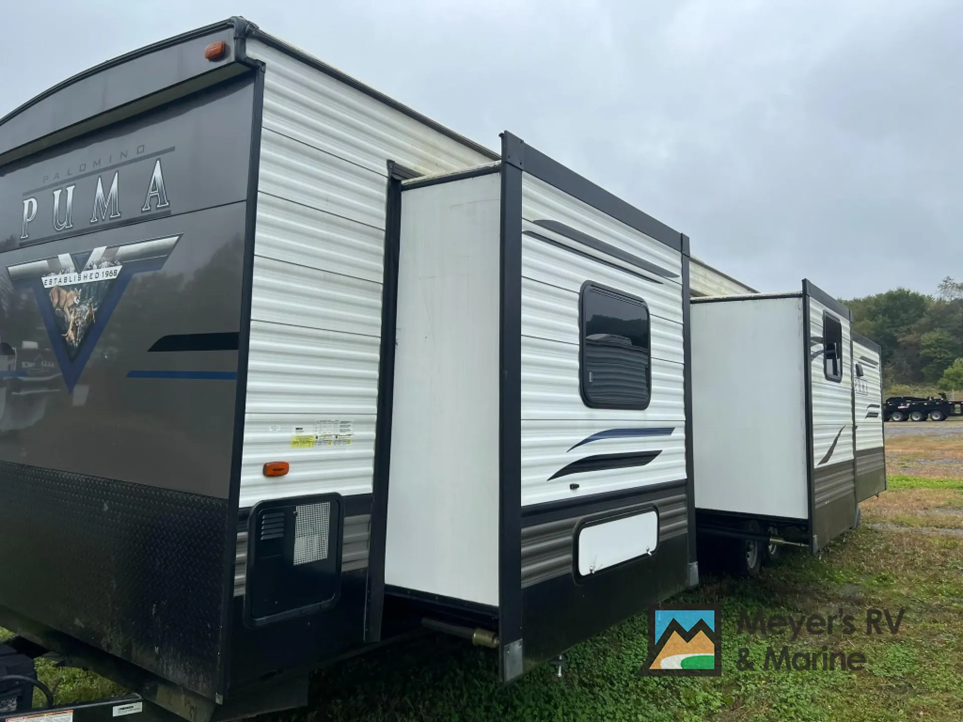 2021 Palomino Puma 38RLB - Photo 3