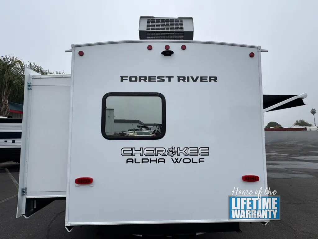 2026 Forest River Cherokee Alpha Wolf 33BH, Photos photo 6