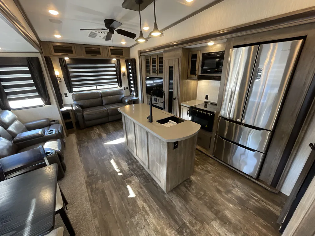 2020 Forest River Sabre 36BHQ, Photos photo 2