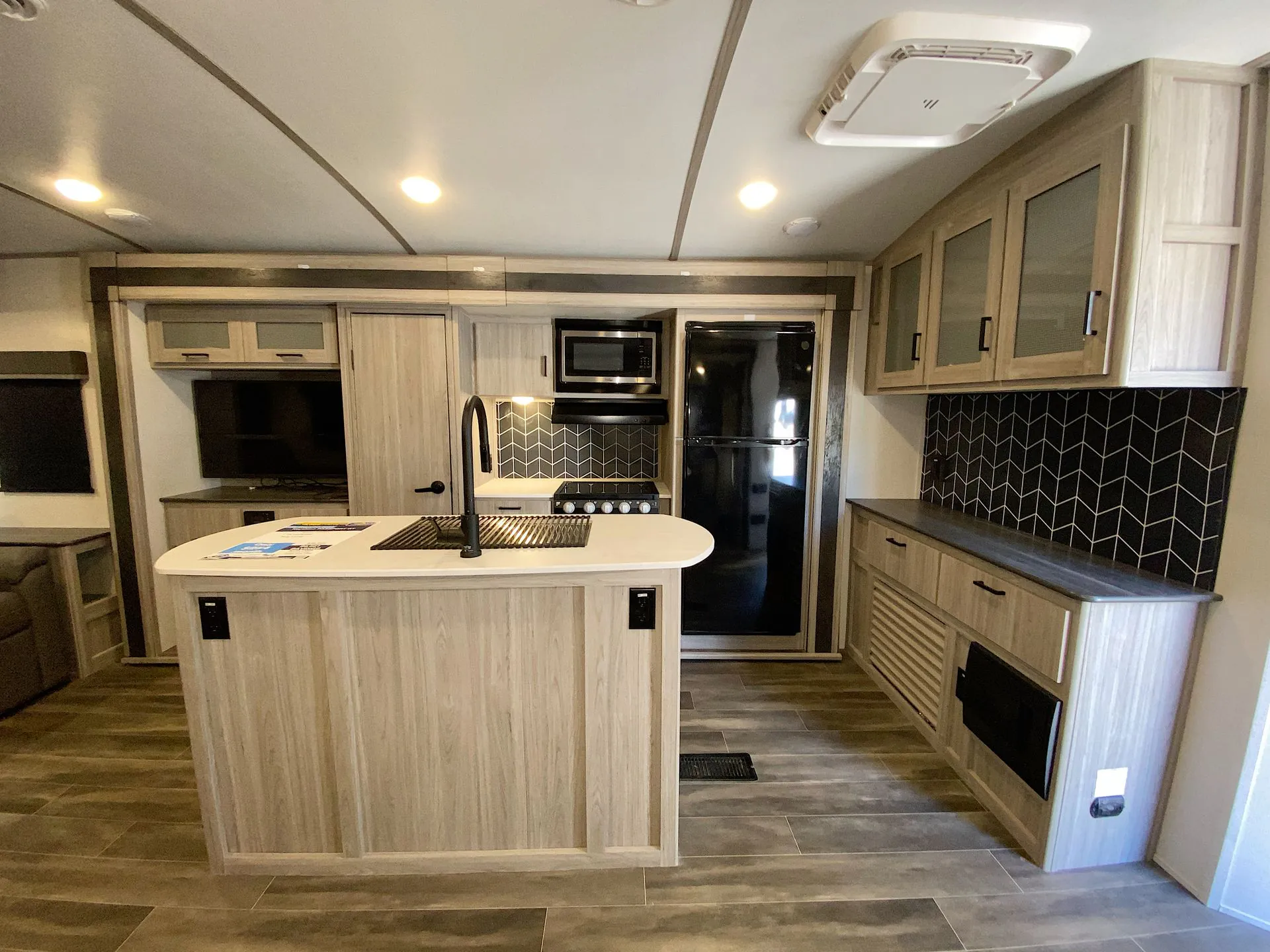 2022 Keystone Passport GT 2870RL - Photo 3