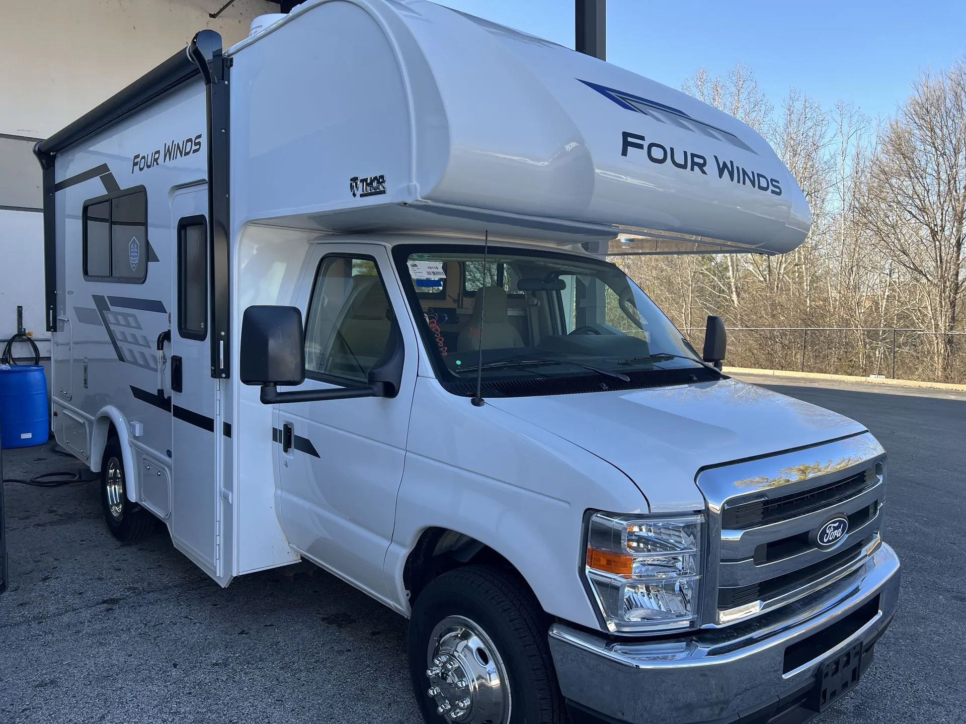 2026 Thor Motor Coach Four Winds 19X - Photo 2