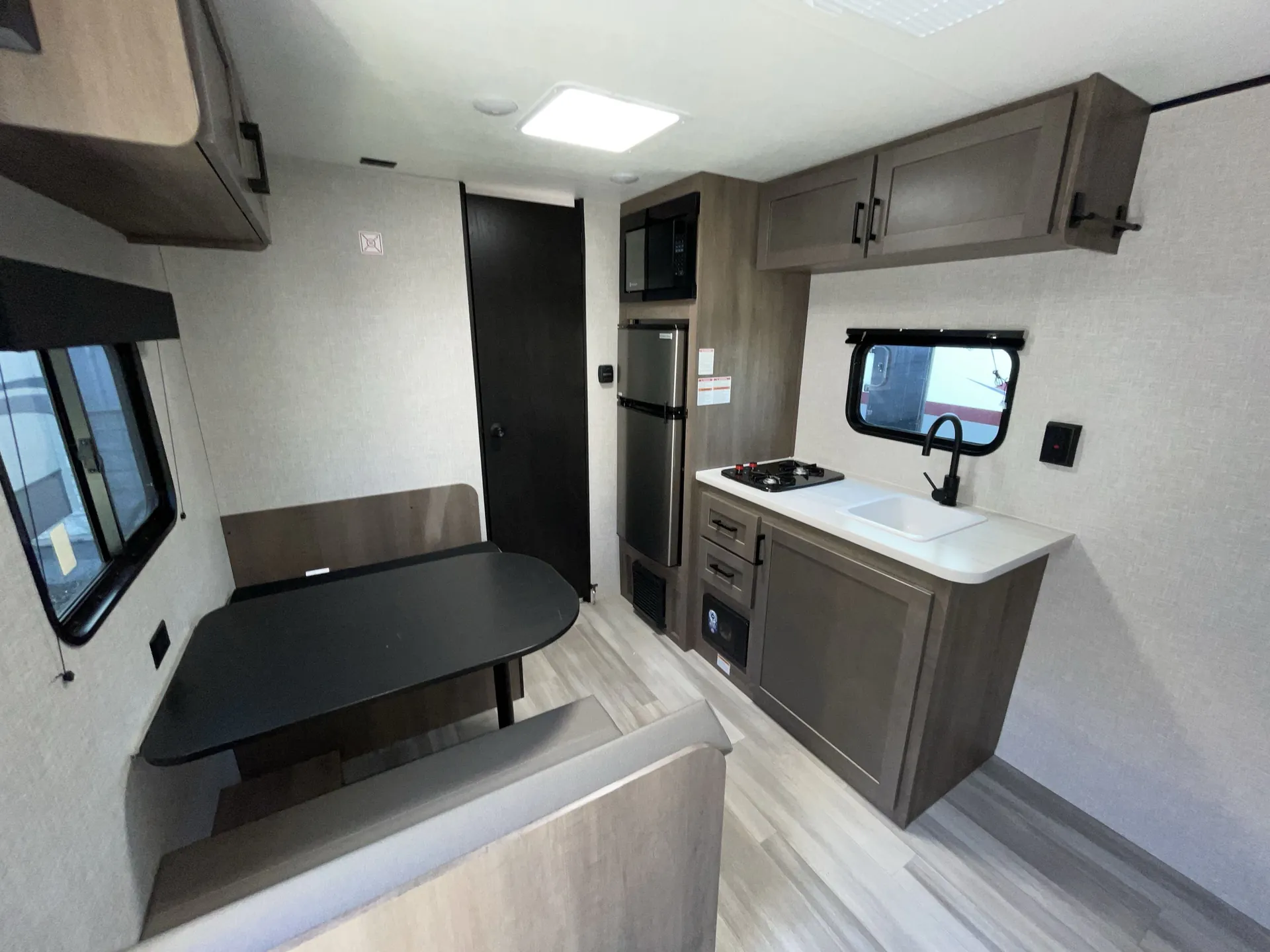 2026 Starcraft Autumn Ridge 173MD — living area main