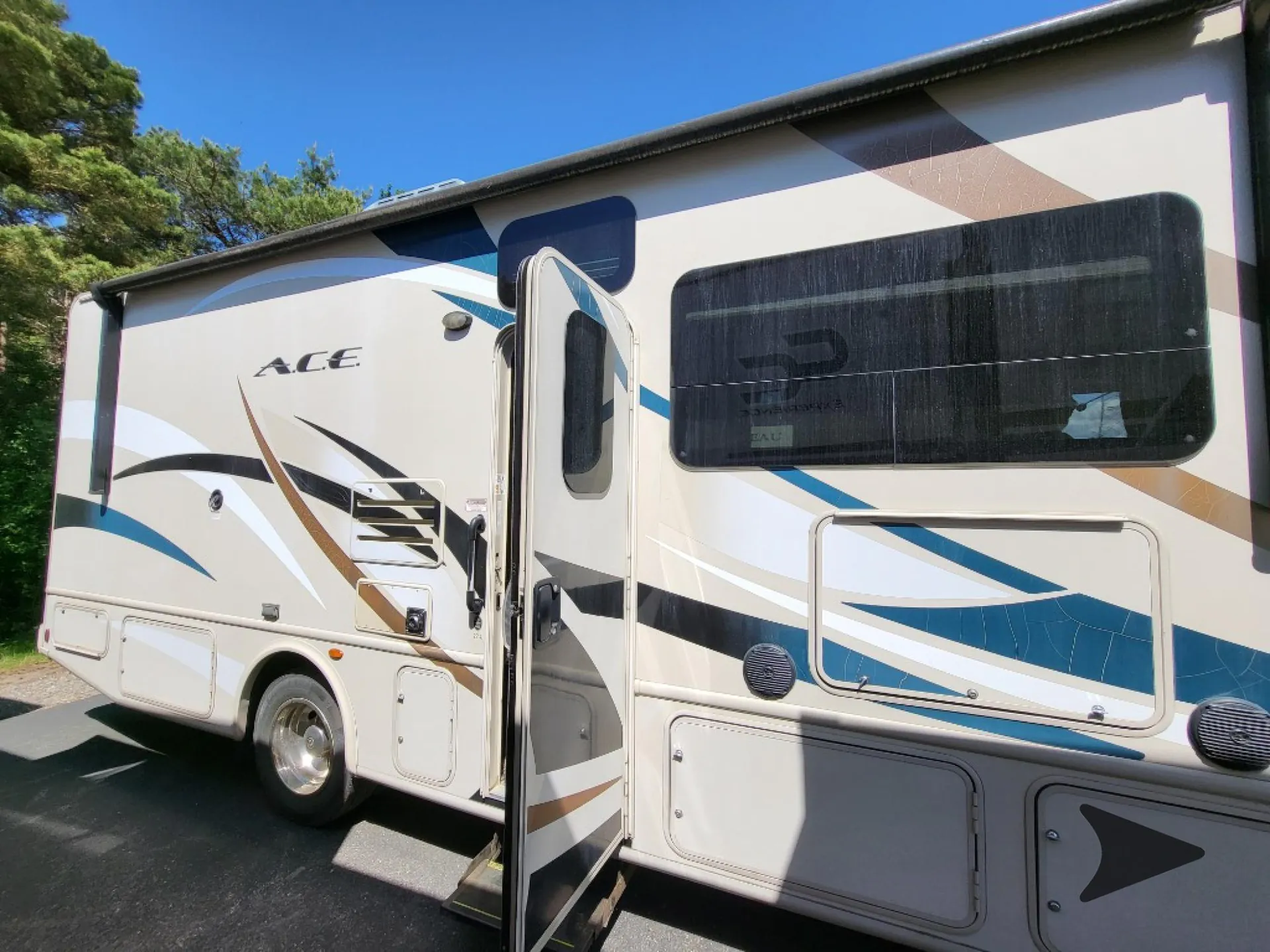 2018 Thor Motor Coach A.C.E 27.2 - Photo 3