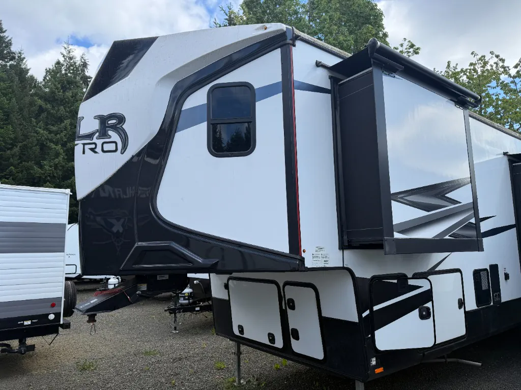 2019 Forest River XLR Nitro 33VL5 — Photo 5