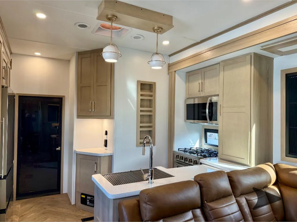 2025 Keystone Raptor 433, Photos photo 31