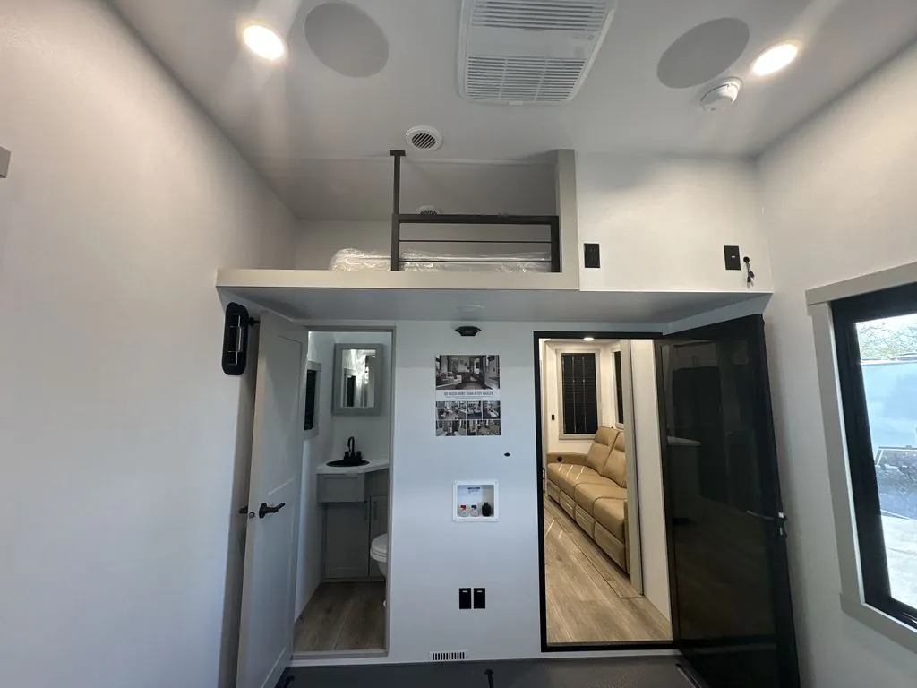 2026 Brinkley Model G 4000, Photos photo 27