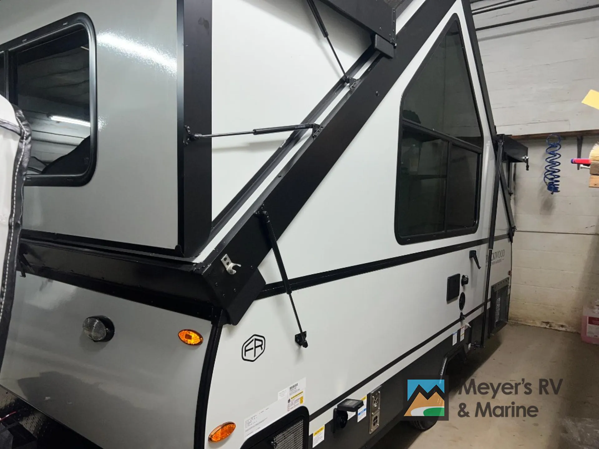 2026 Forest River Rockwood Hardside Series A121FD - Photo 3