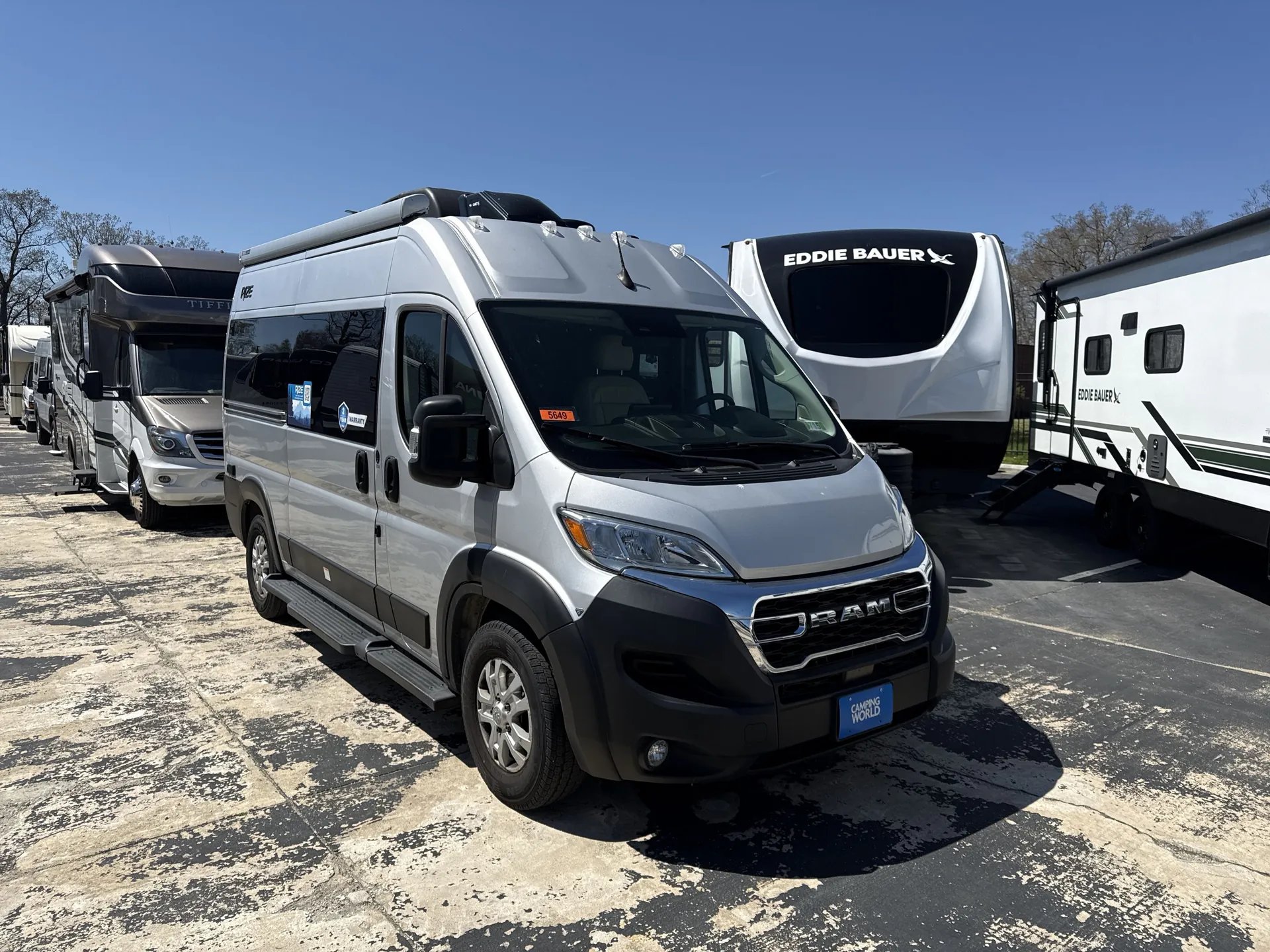 2024 Thor Motor Coach Rize 18M - Photo 2