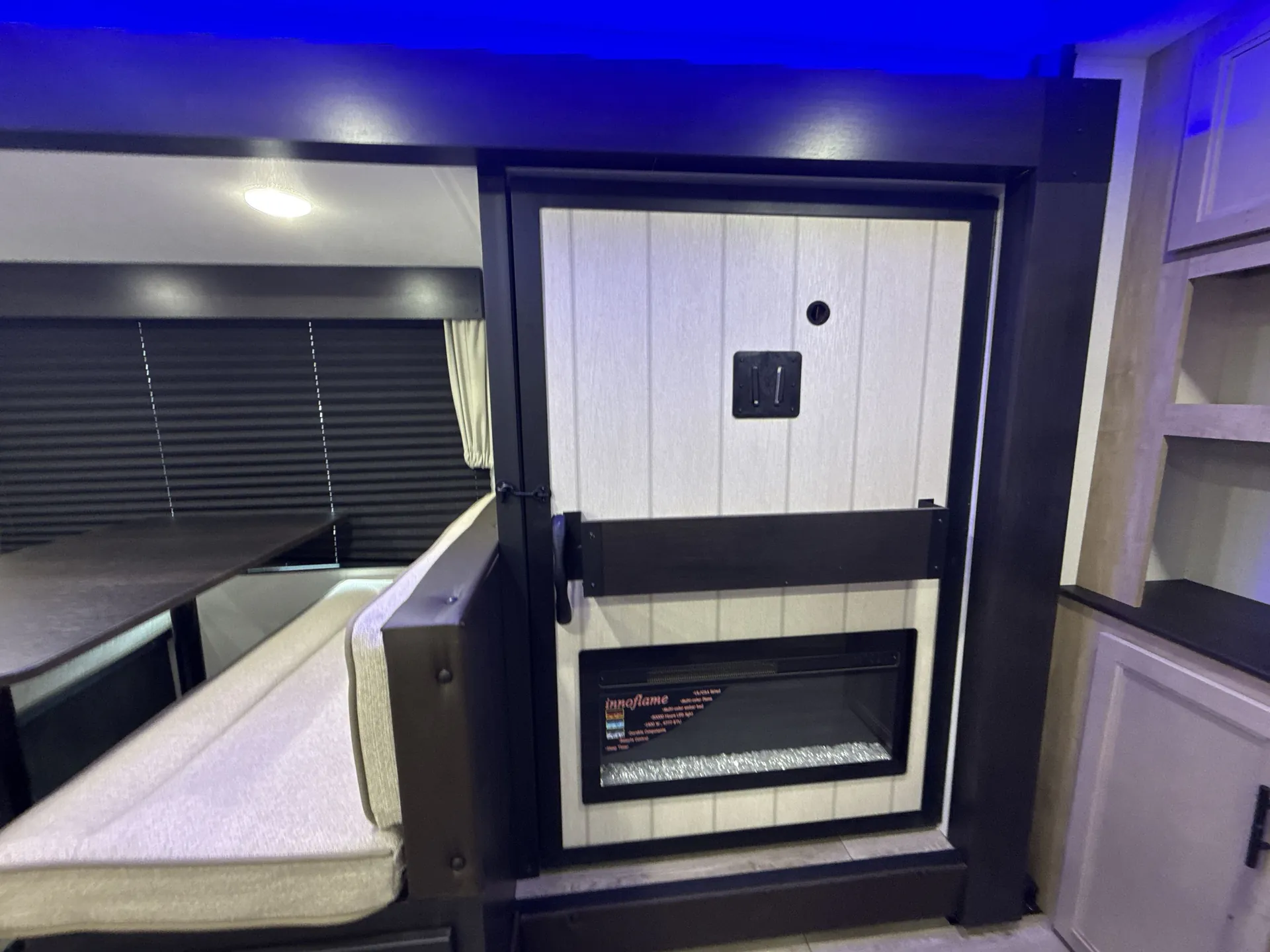 2027 Forest River Cherokee Grey Wolf 26SS — stove oven open