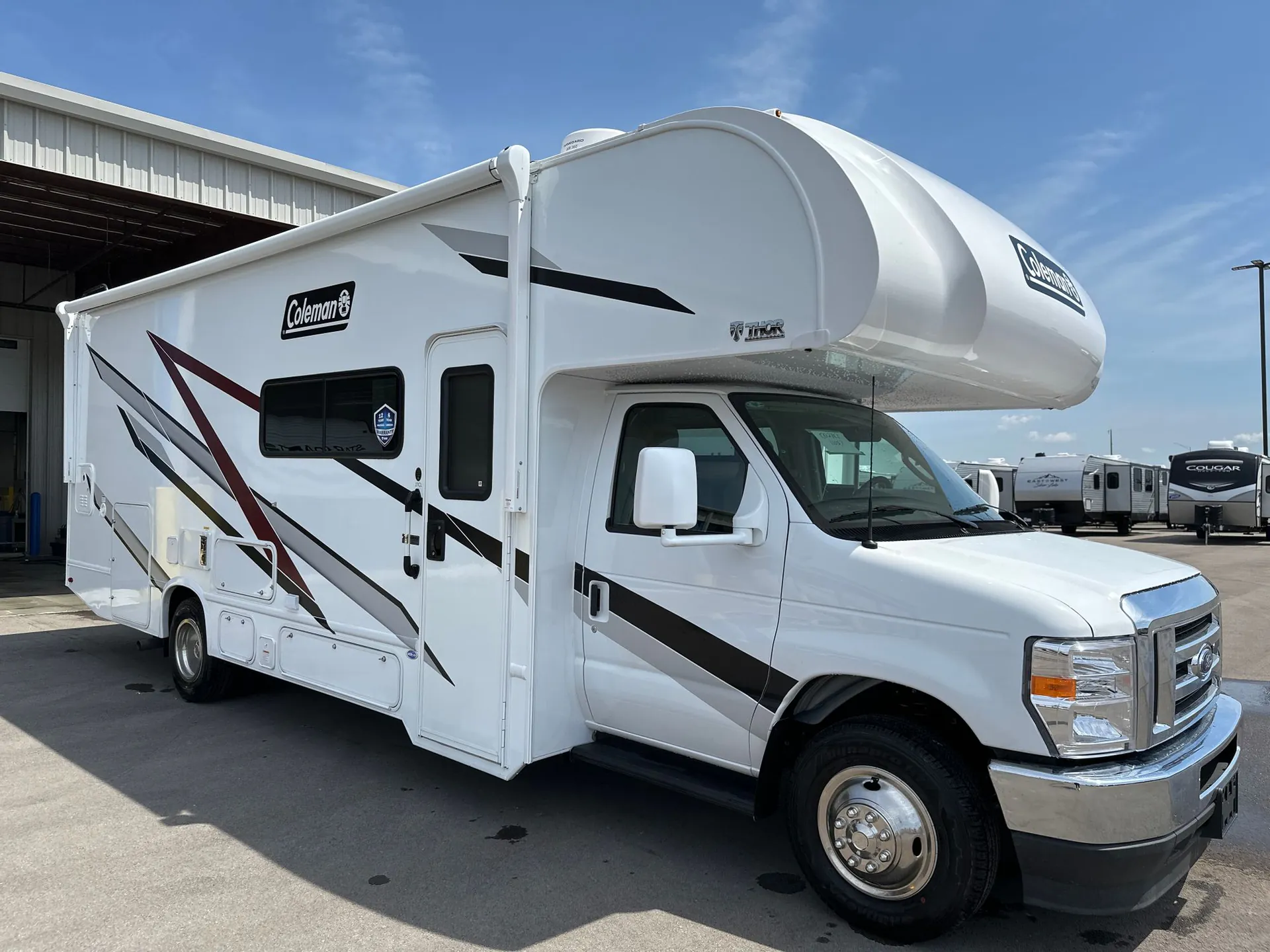 2025 Thor Motor Coach Coleman 27CL - Photo 2