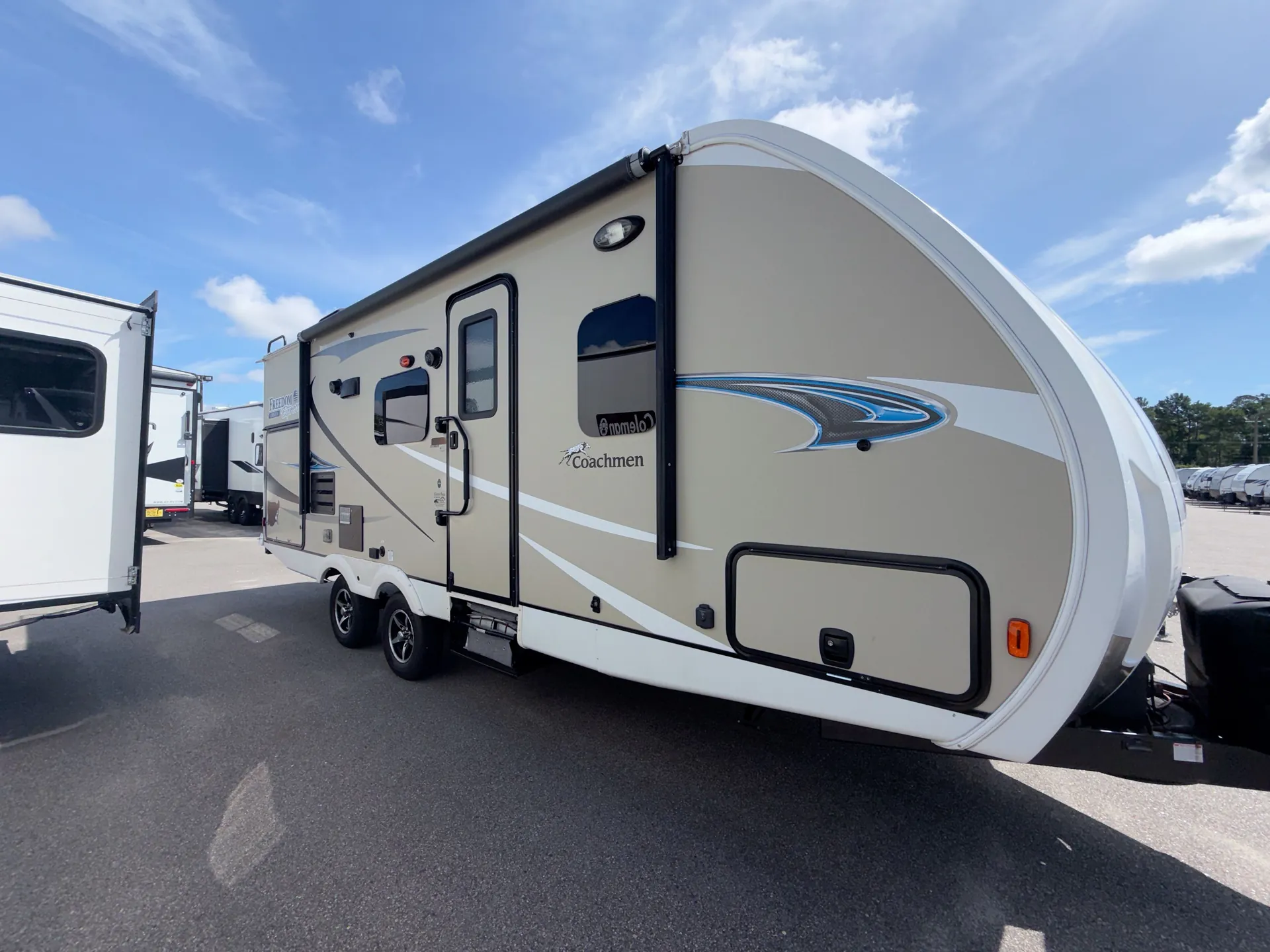 2019 Coachmen Freedom Express Ultra Lite 231 RBDS - Photo 3
