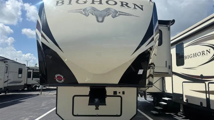 2017 Heartland Bighorn 3270RS - Photo 3
