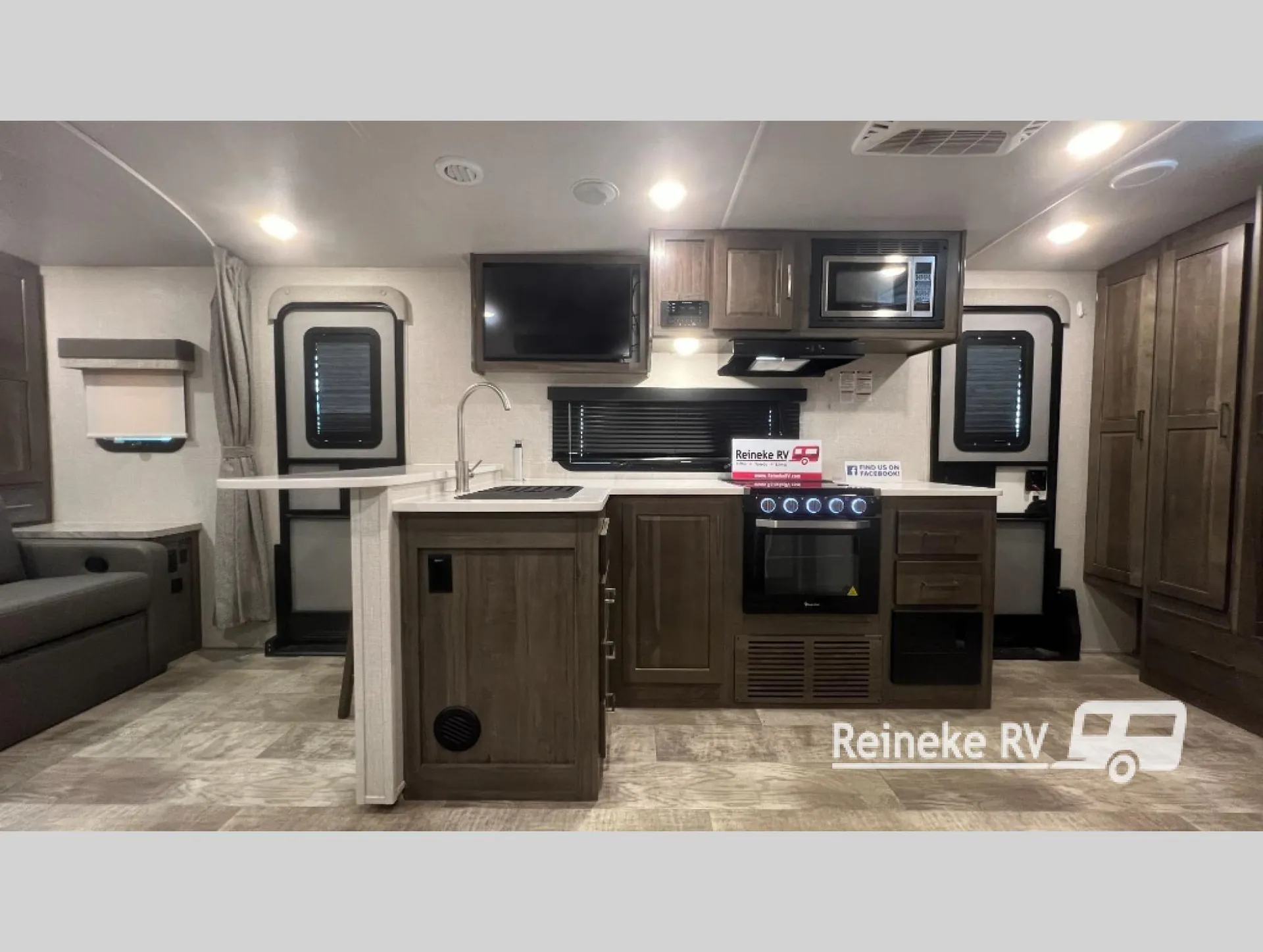 2022 Forest River Flagstaff Micro Lite 25FBS - Photo 3
