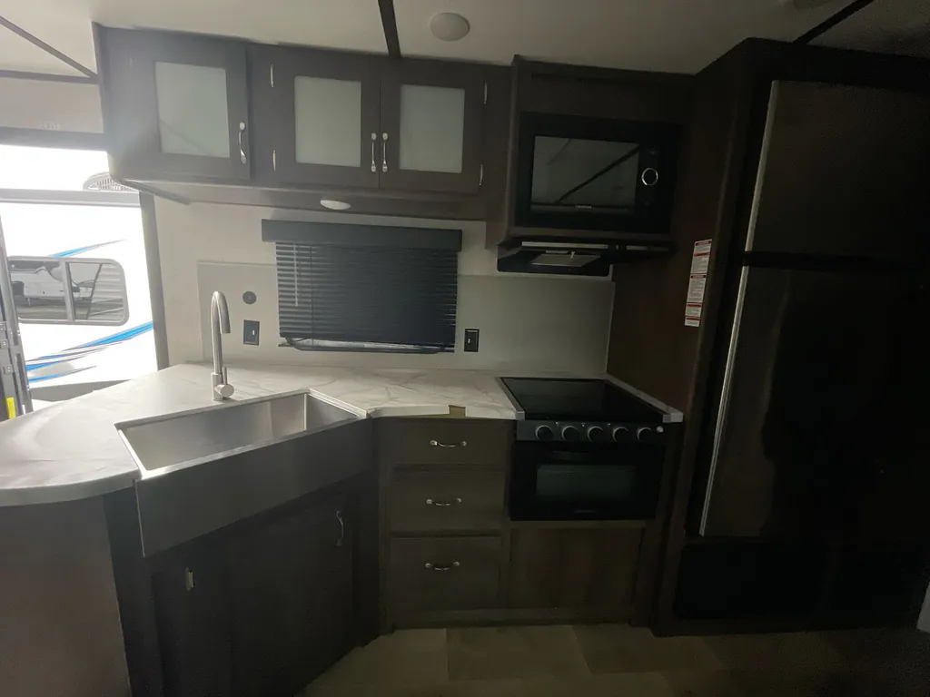 2021 Dutchmen Coleman Lantern 263BH, Photos photo 5