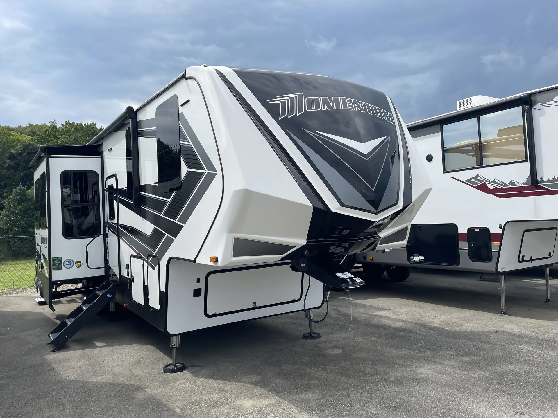 2021 Grand Design Momentum 351M - Photo 2