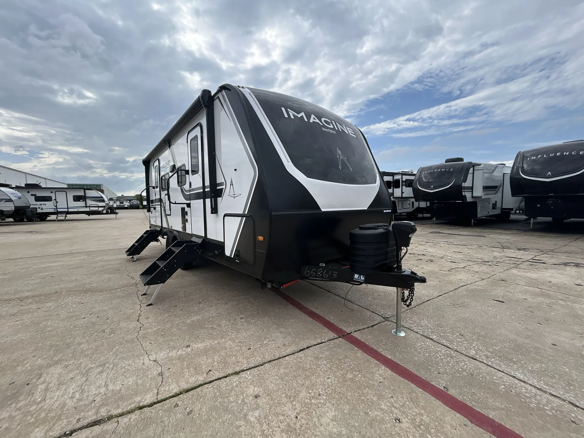 2027 Grand Design Imagine 2300MK - Photo 2