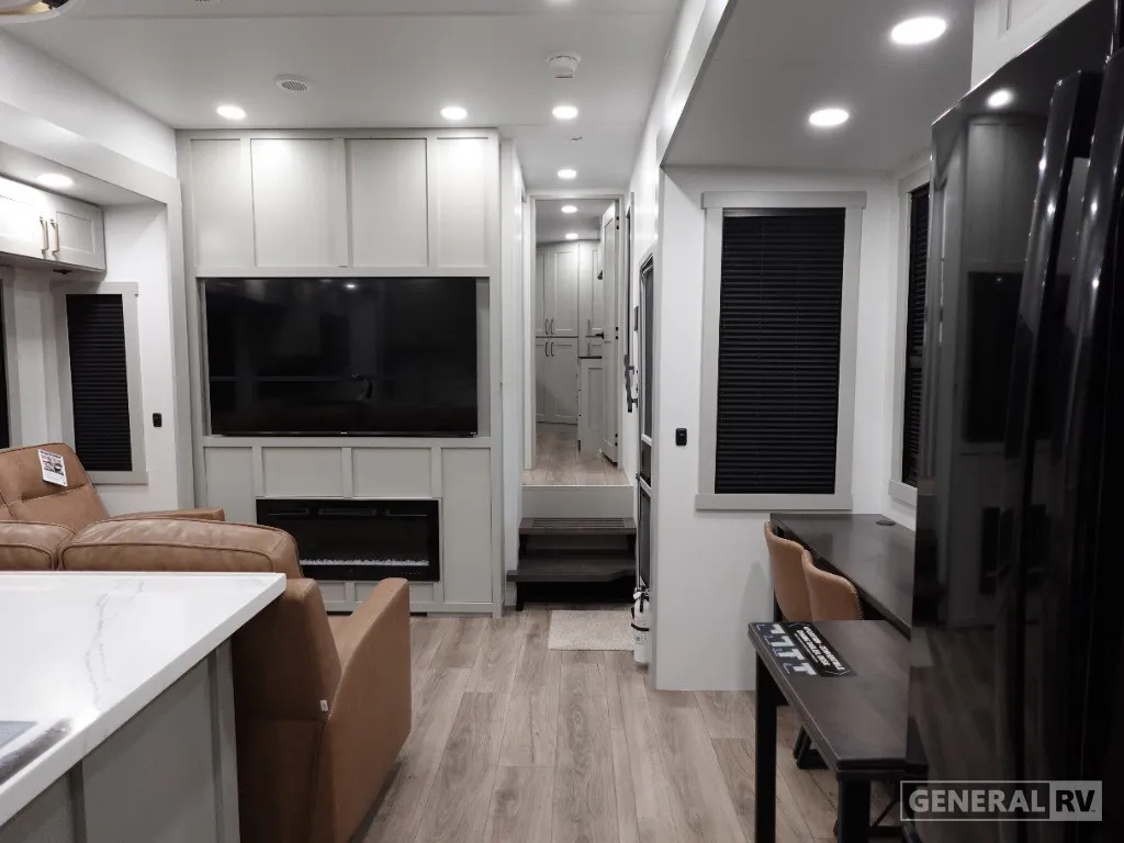 2026 Brinkley Model G 3970, Photos photo 4