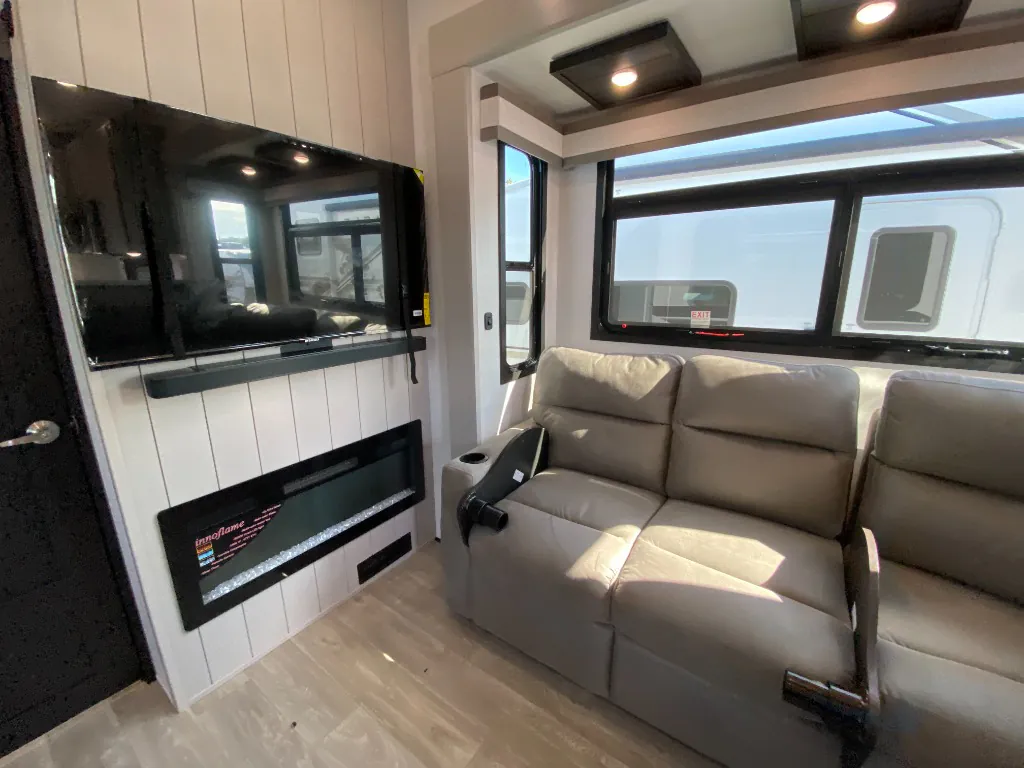 2027 Jayco North Point 380FBRK, Photos photo 22