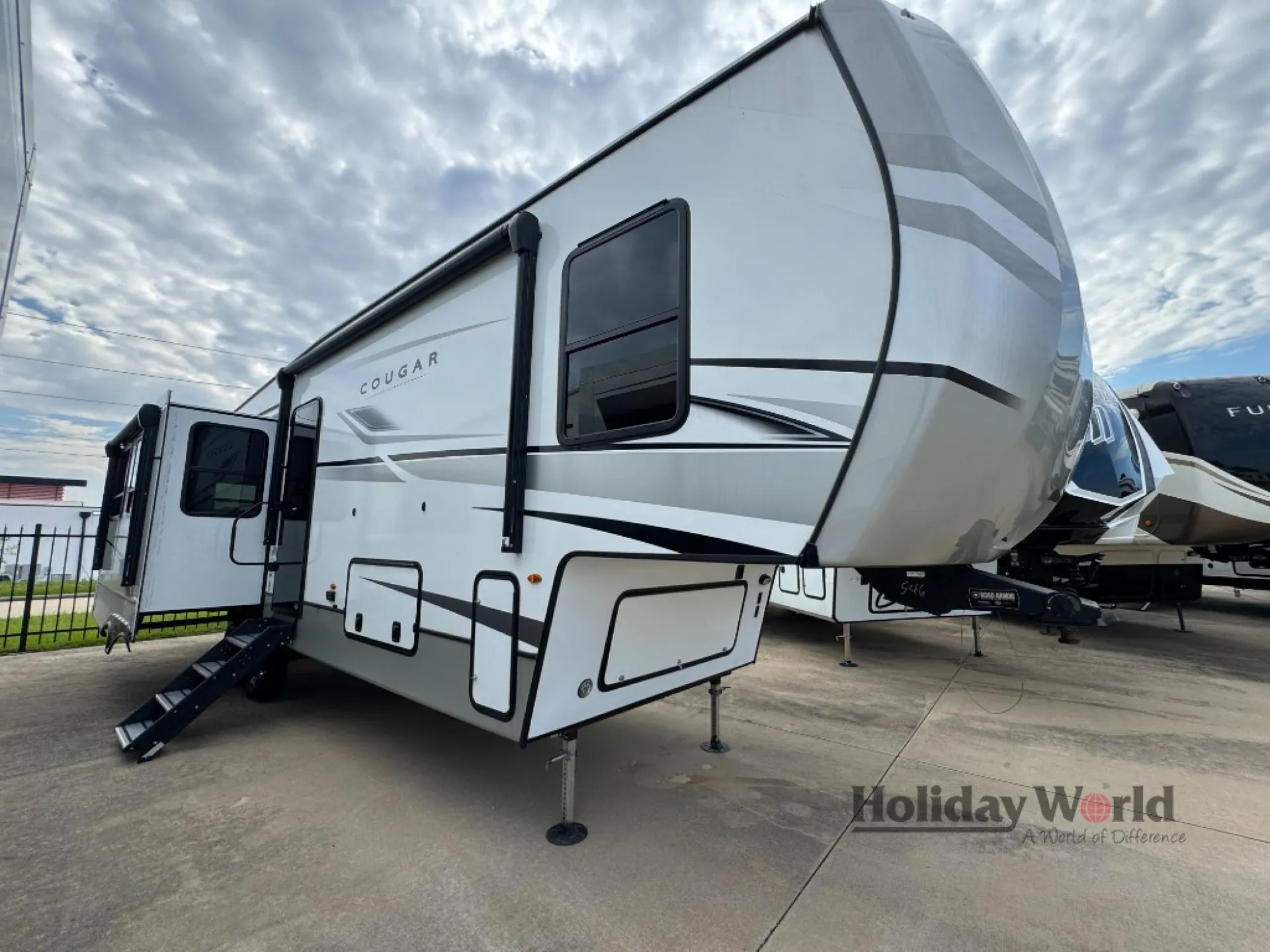 2024 Keystone Cougar 316RLSSE - Photo 2