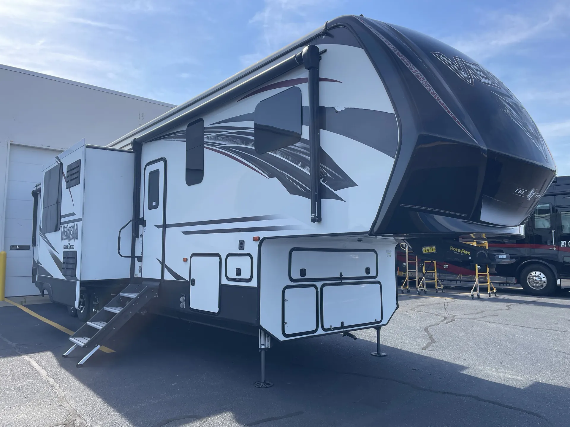 2020 K-Z Venom 4114TK - Photo 2