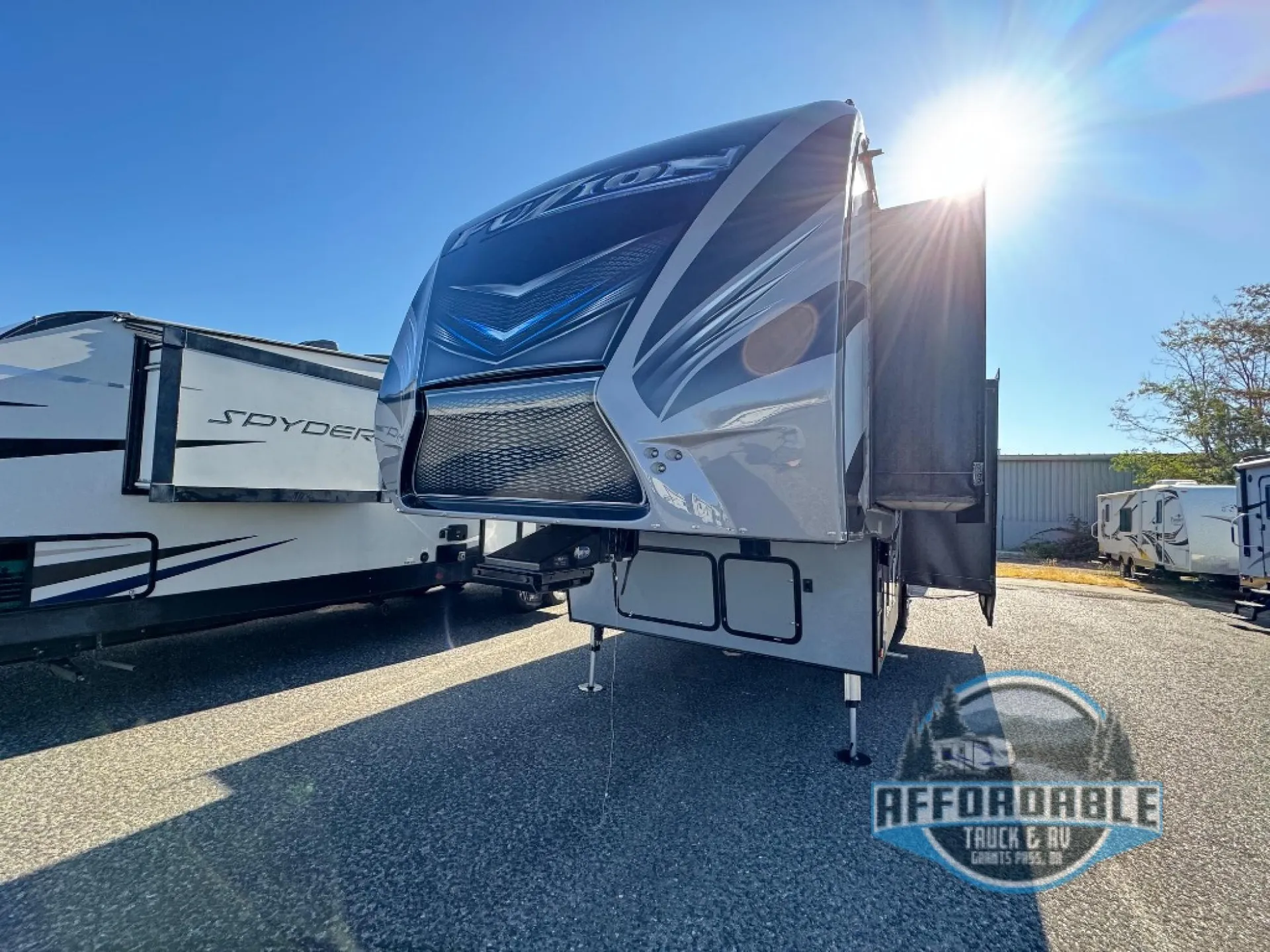 2017 Keystone Fuzion 384 - Photo 4