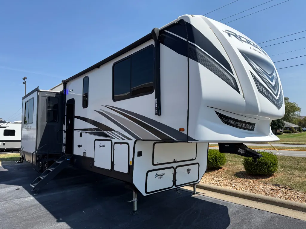 2022 Forest River Vengeance Rogue Armored 351G2 dealer photo 1 from Wehr RV