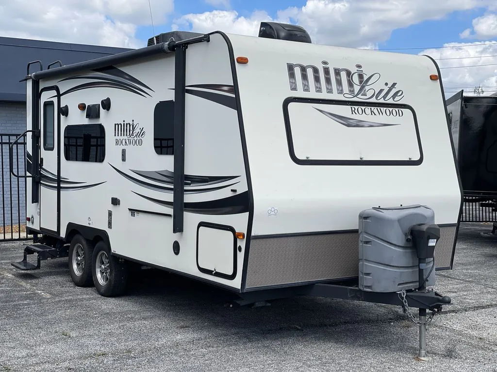 2015 Forest River Rockwood Mini Lite 2109S - Photo 2