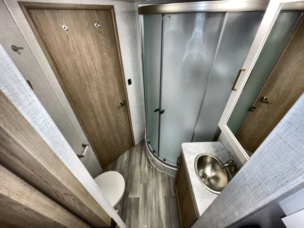 2027 Thor Motor Coach Freedom Elite 31FE, Photos photo 9