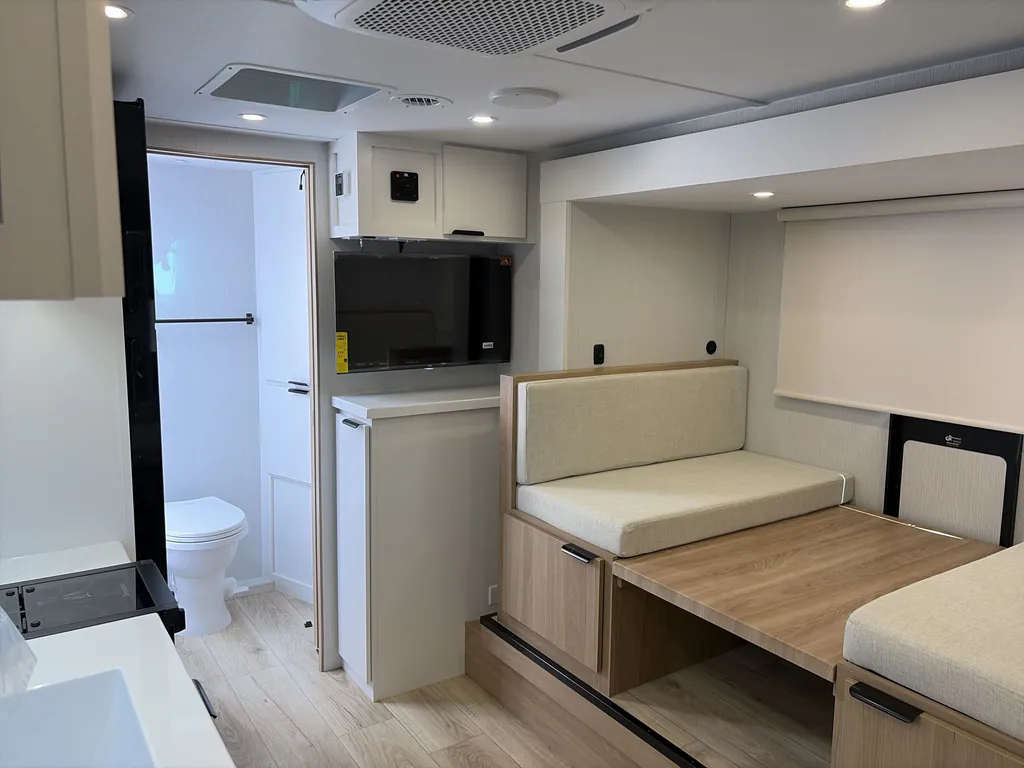 2027 Winnebago Micro Minnie 2108DS, Photos photo 3
