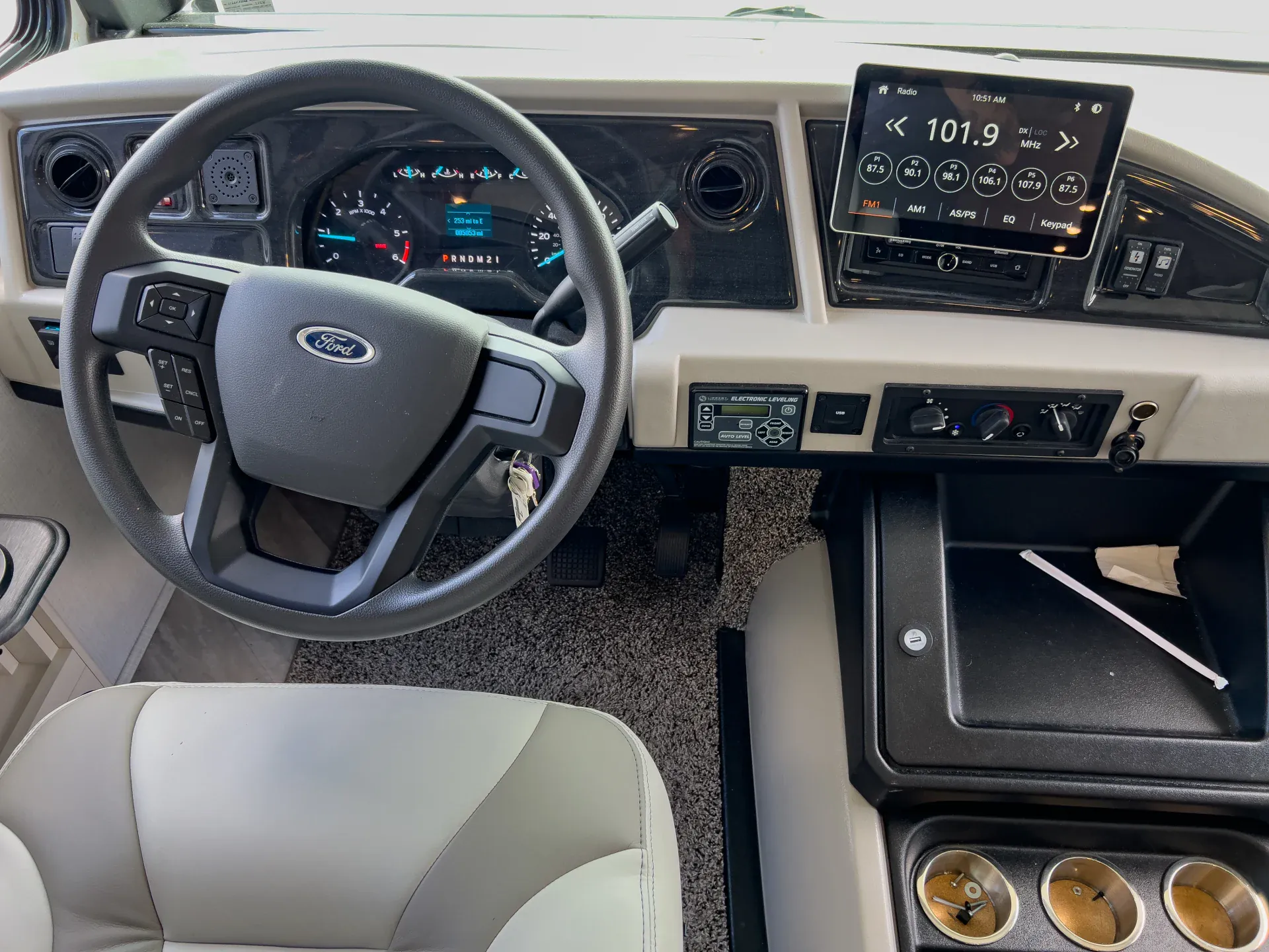 2024 Fleetwood Flex 35R - Photo 3