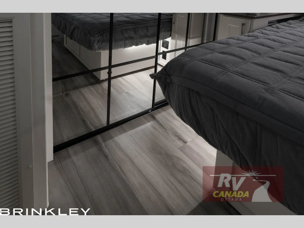 2027 Brinkley Model R 3710, Photos photo 18