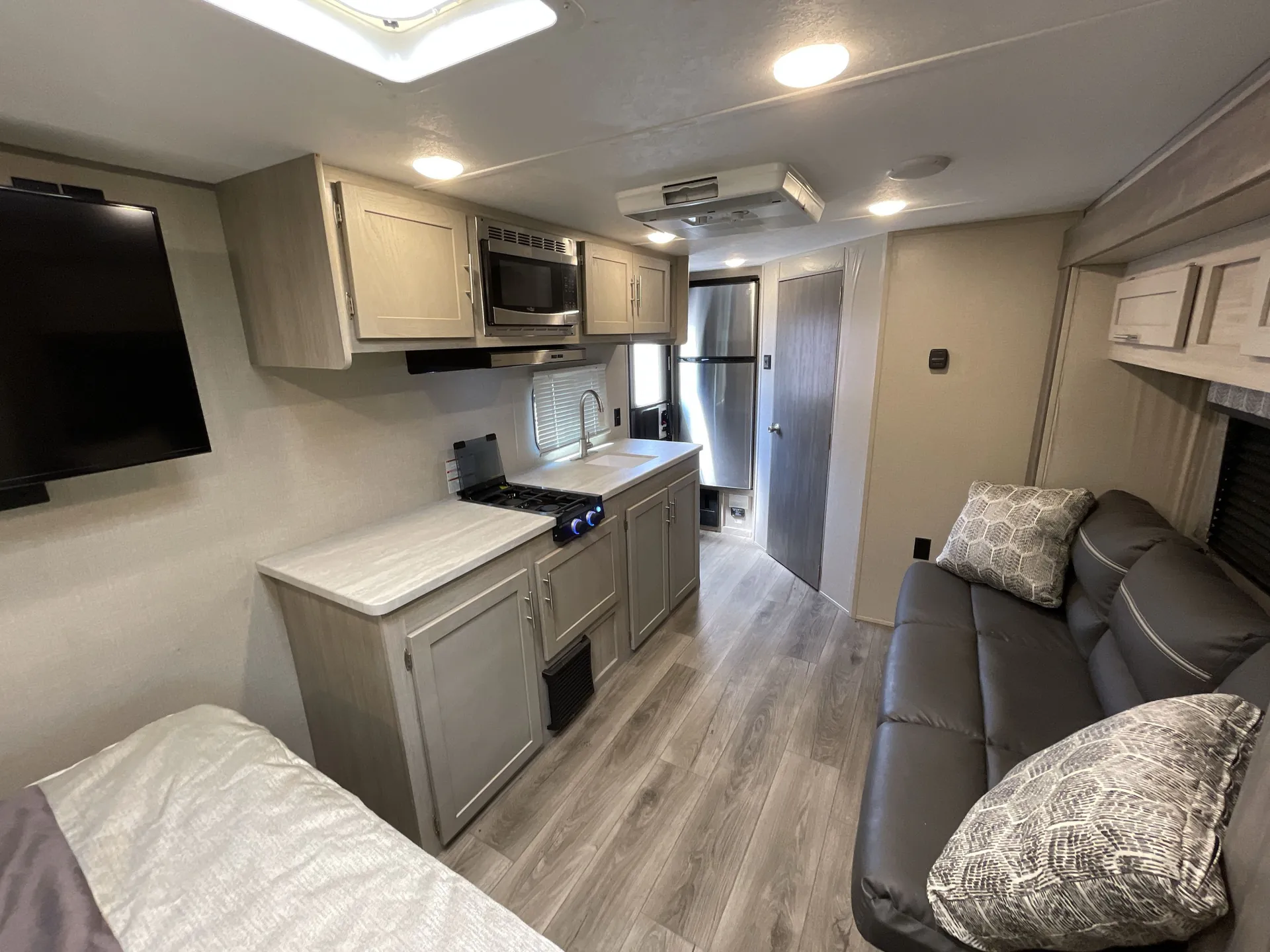 2022 Coachmen Catalina Summit 184FQS — living area main