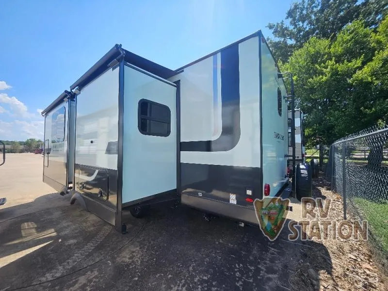 2026 Forest River Rockwood Mini Lite 2523MBR - Photo 3