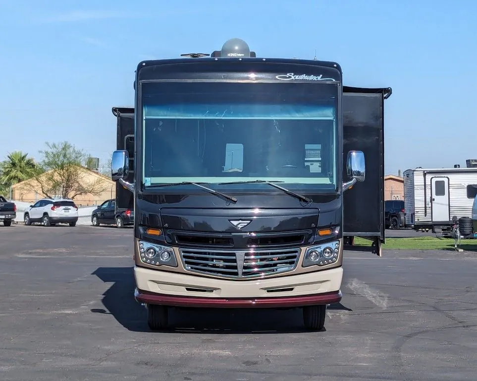 2019 Fleetwood Southwind 34C - Photo 4