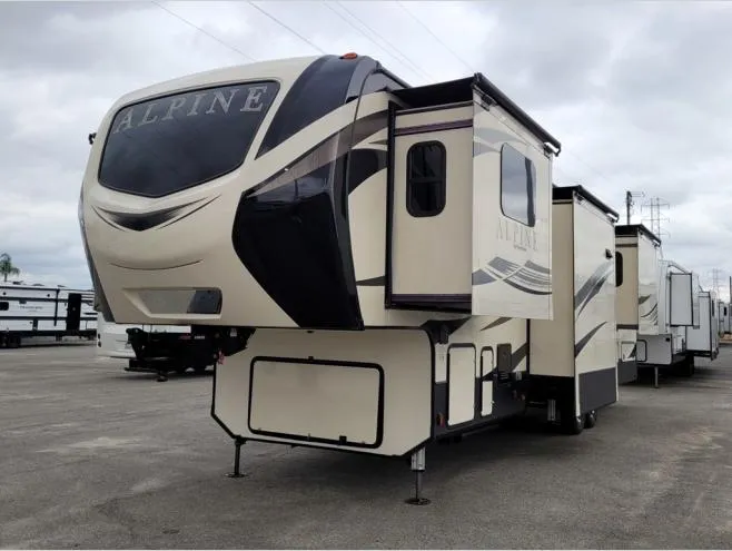 2019 Keystone Alpine 3701FL - Photo 3