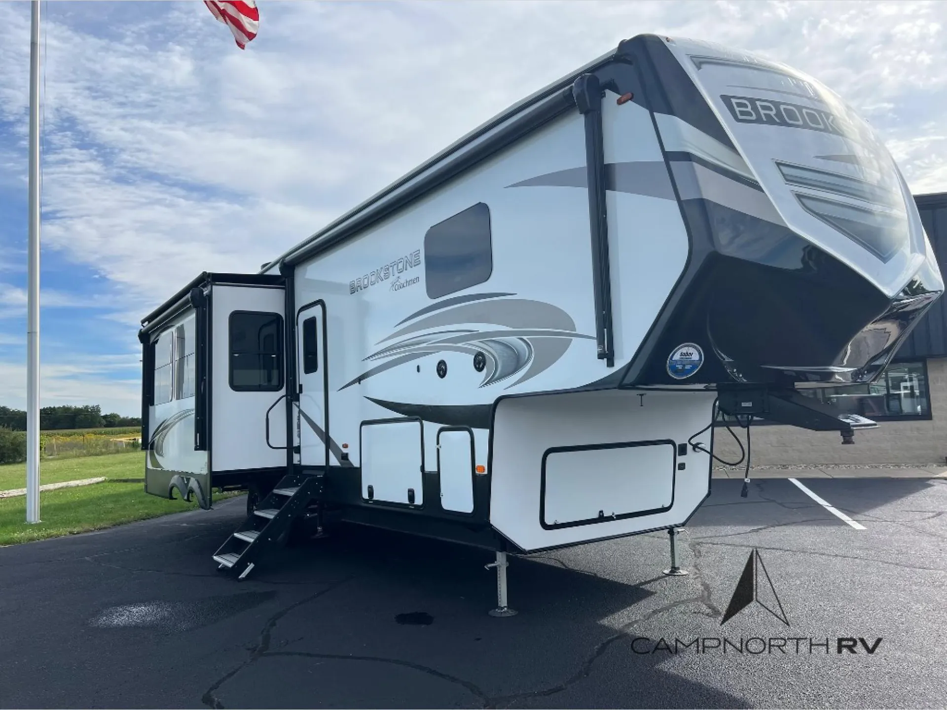 2021 Coachmen Brookstone 290RL - Photo 2