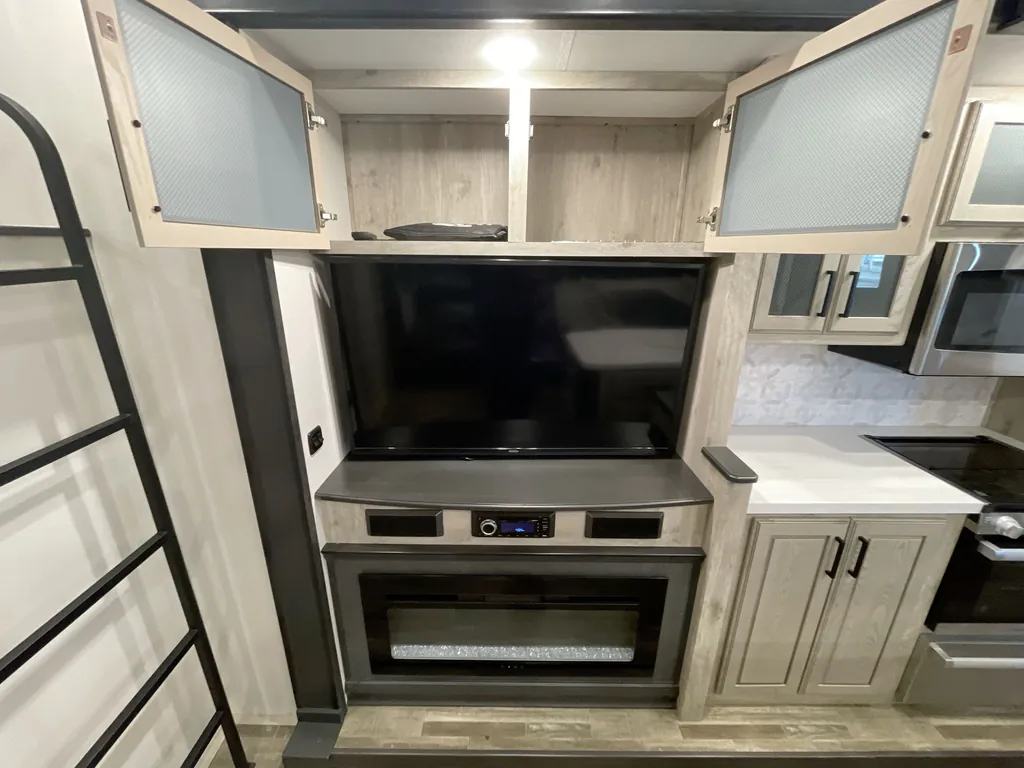 2023 Keystone Avalanche 390DS, Photos photo 4