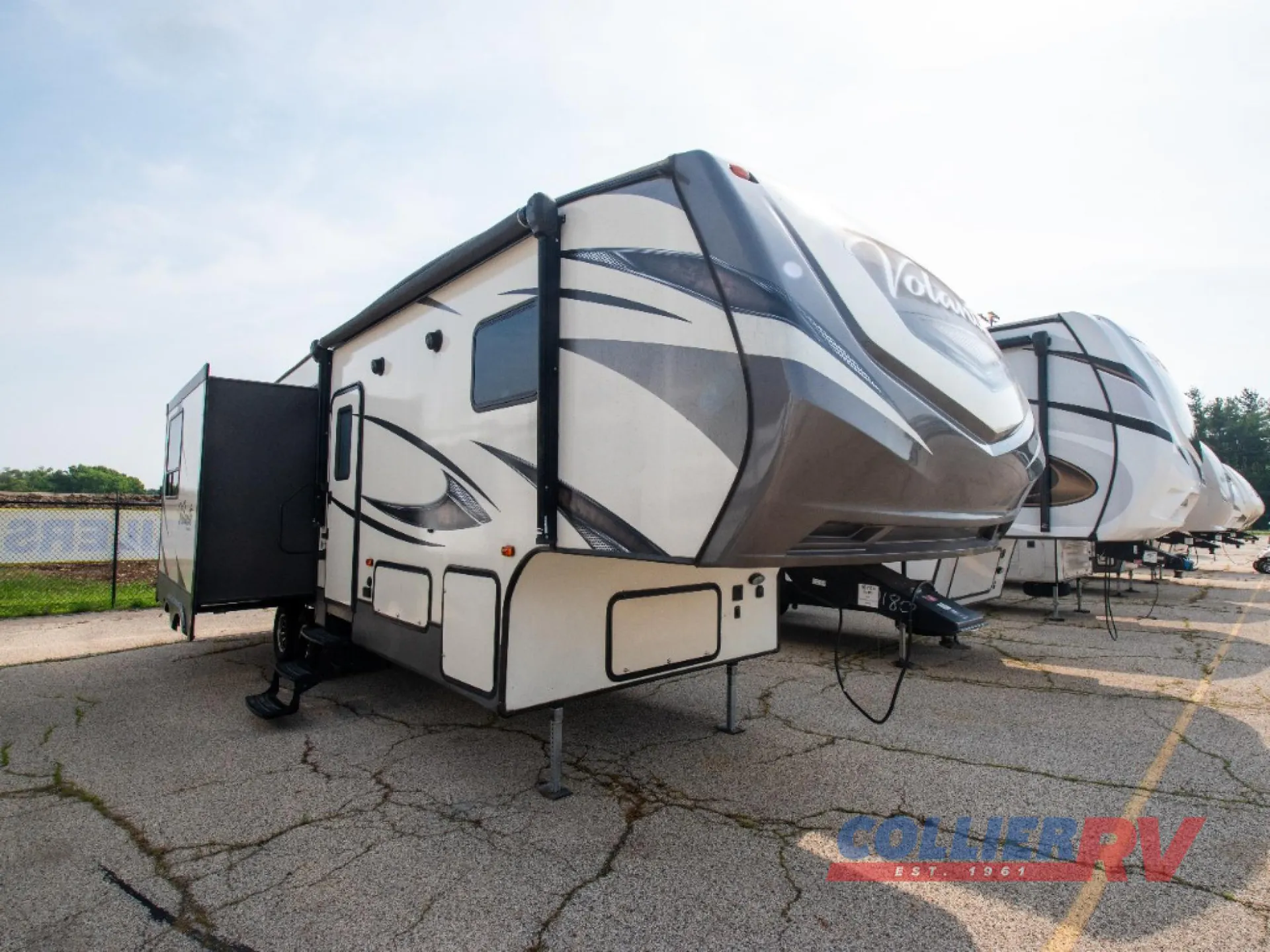 2018 CrossRoads Volante 280RL - Photo 2