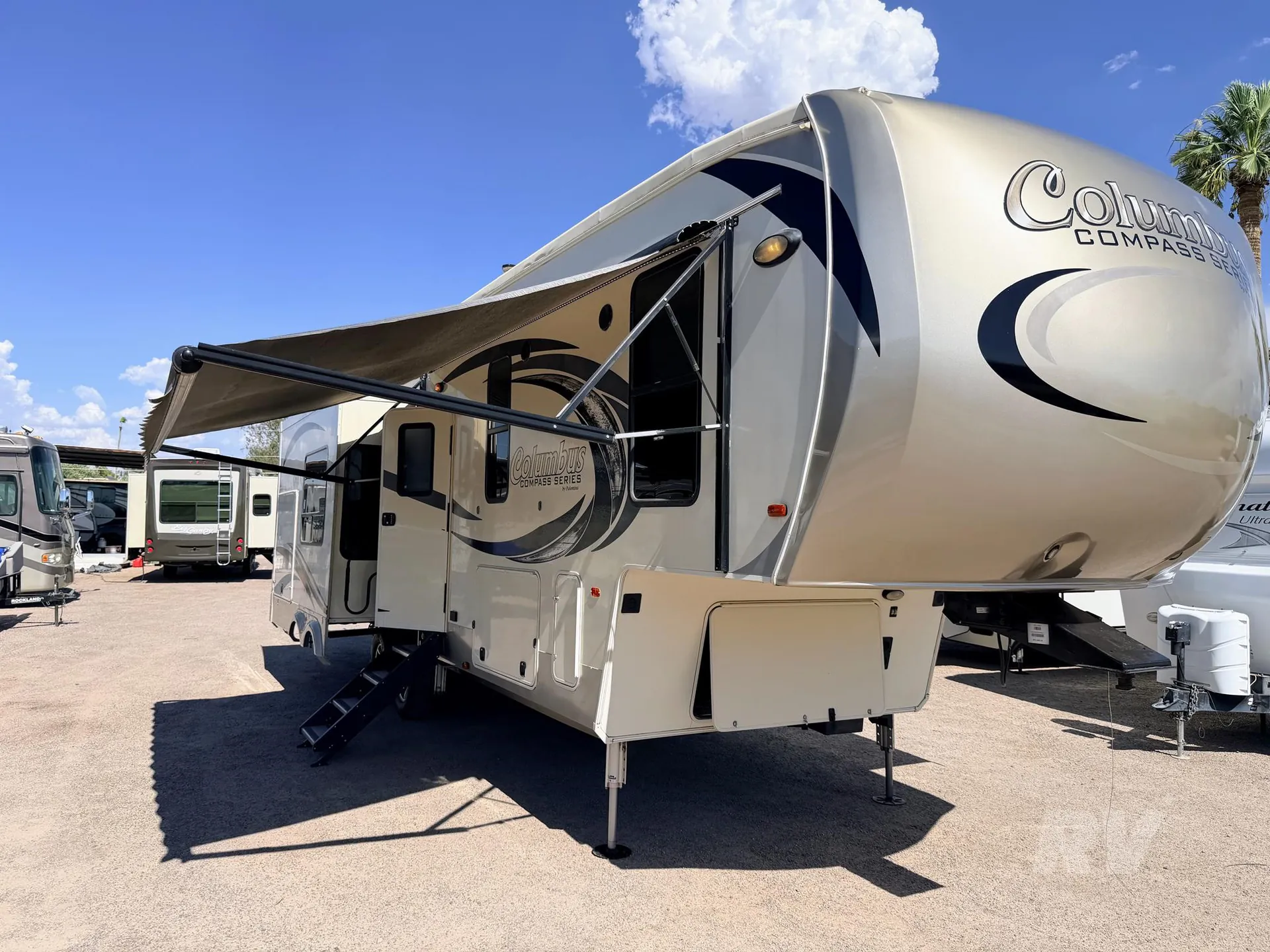 2018 Palomino Columbus 298RLC - Photo 4