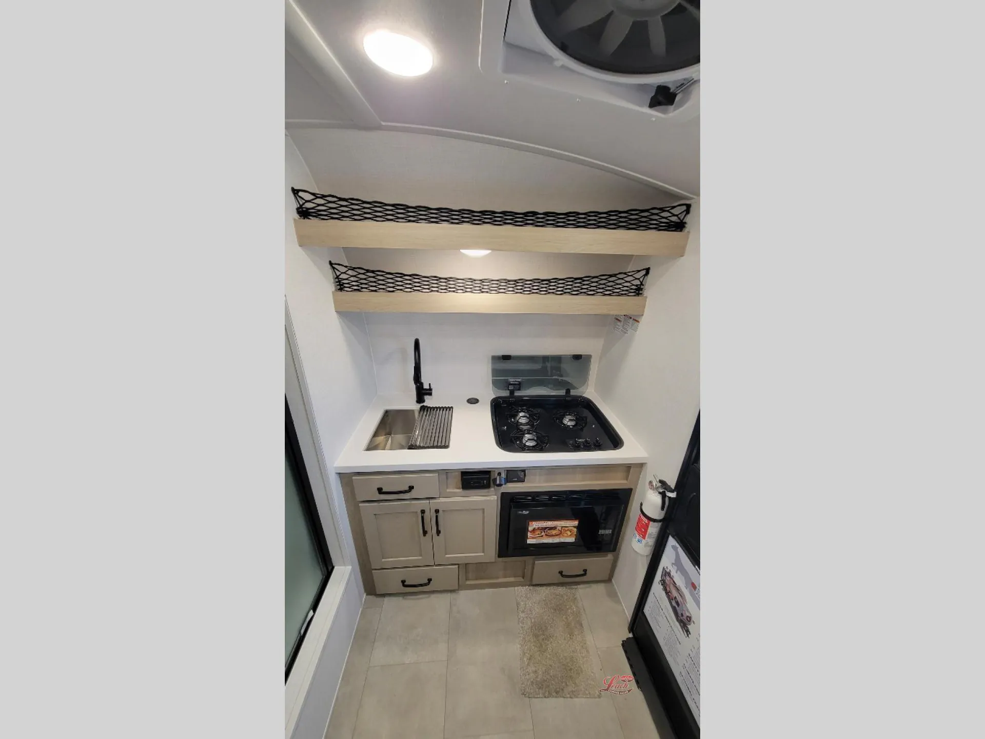 2025 Forest River Rockwood Geo Pro 15TB — Photo 7