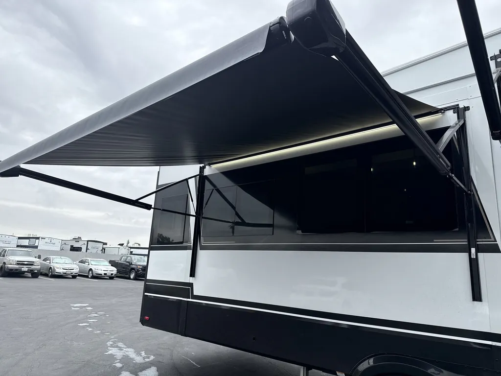 2026 Brinkley Model Z 3600, Photos photo 12