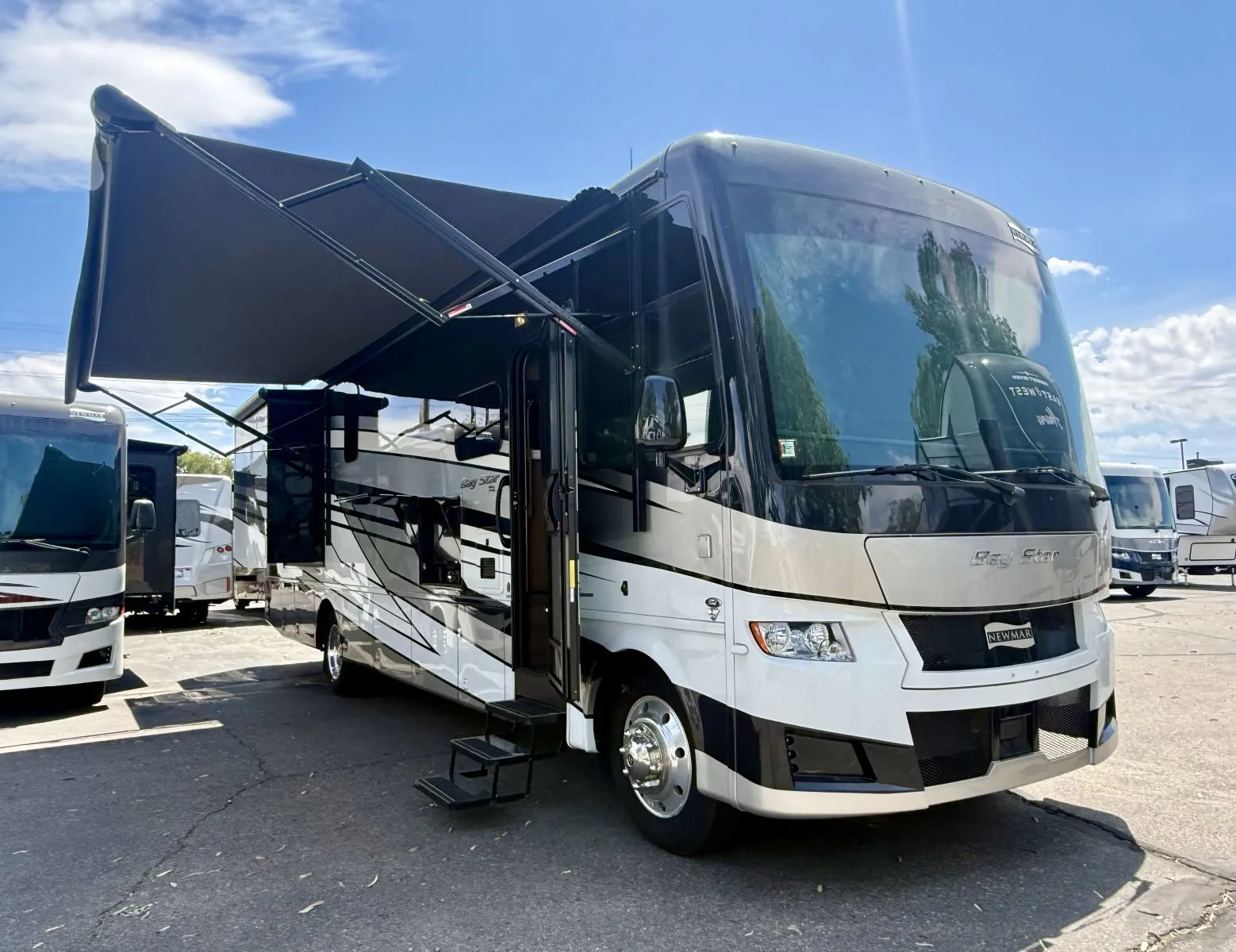 2026 Newmar Bay Star 3609 - Photo 2
