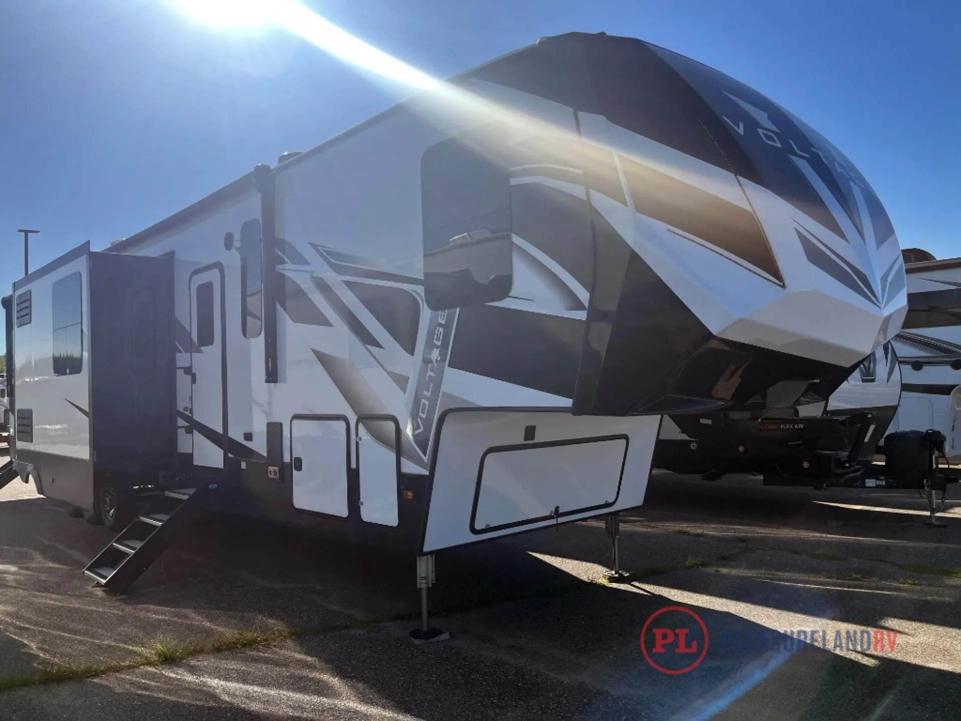 2021 Dutchmen Voltage 4225 dealer photo 1 from Pleasureland RV Center