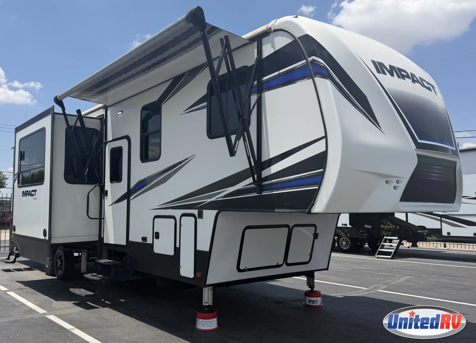 2020 Keystone Rv IMPACT 367 - Photo 2