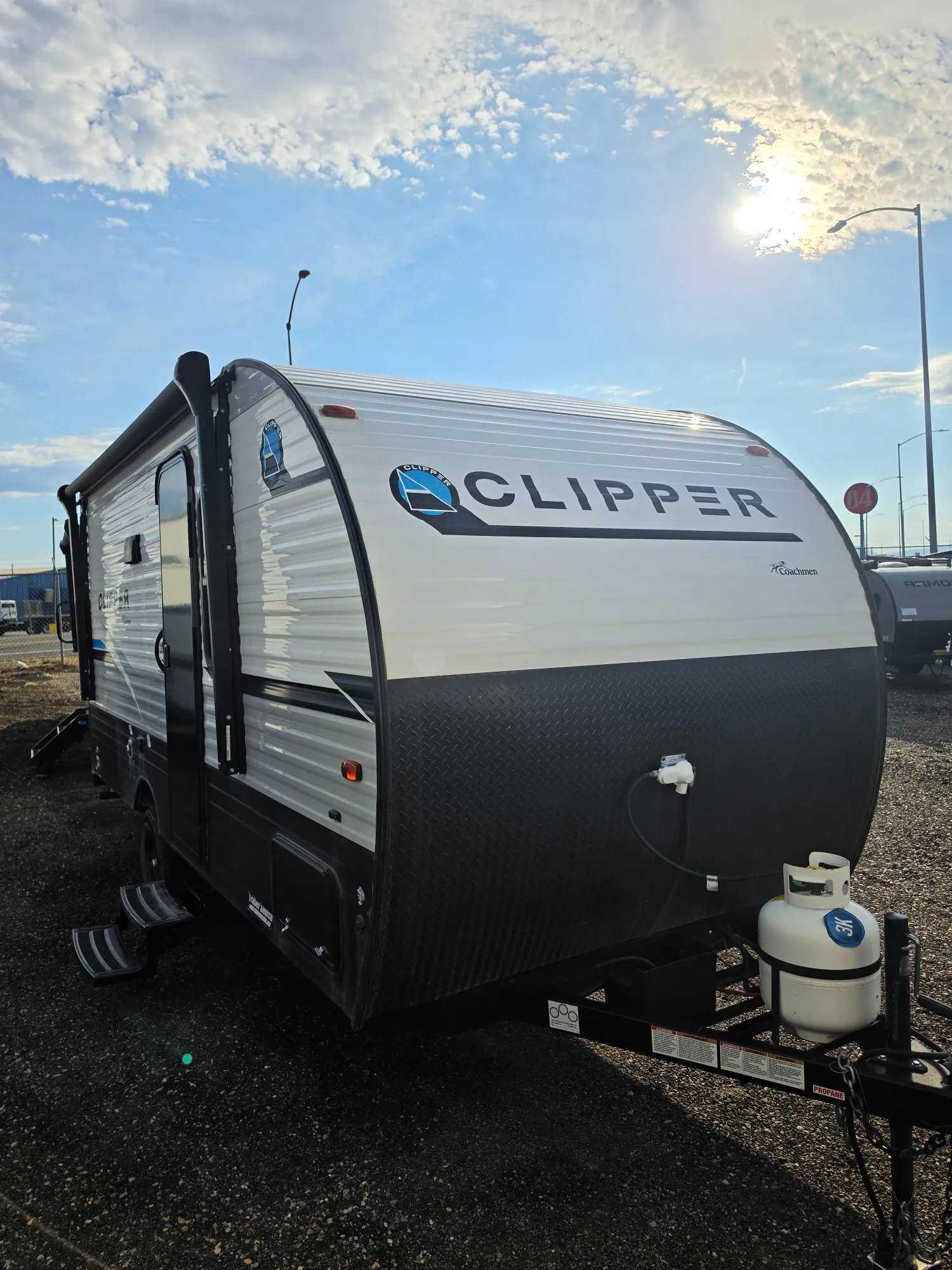 2023 Coachmen Clipper 17CFQ - Photo 2