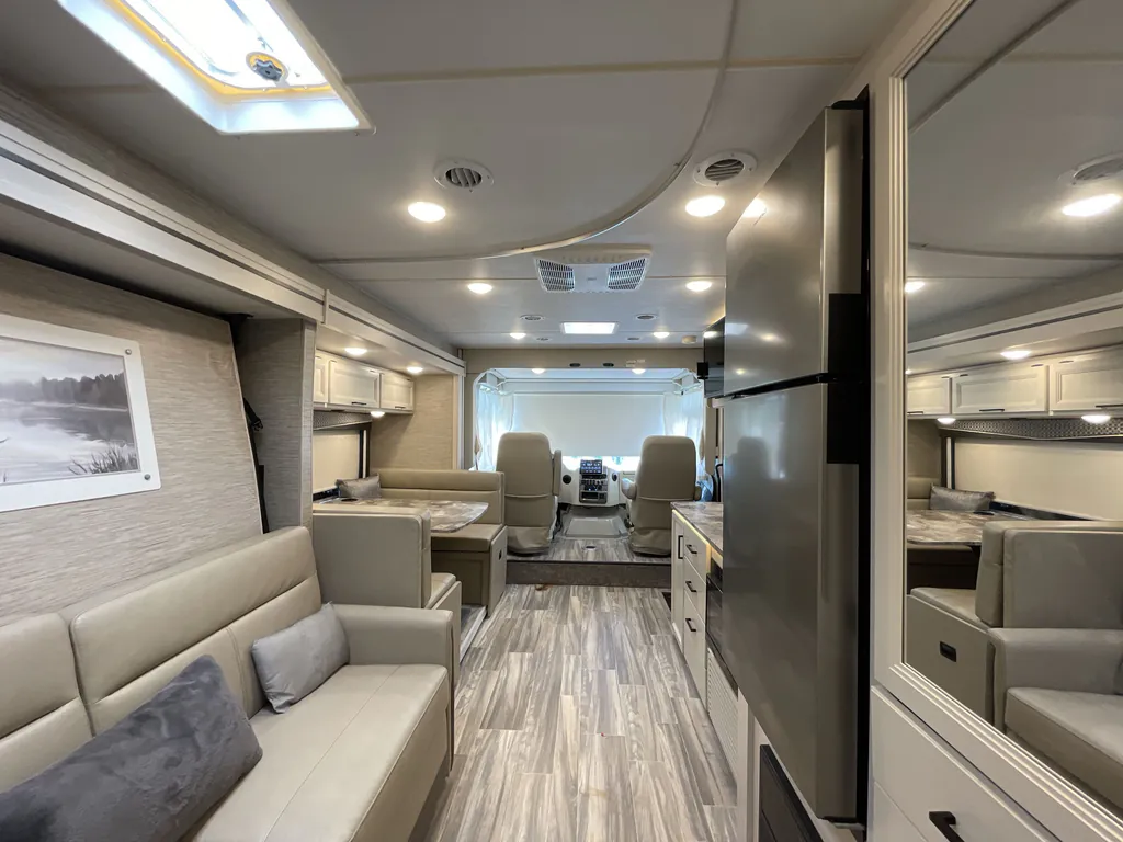 2023 Thor Motor Coach Axis 24.3, Photos photo 3