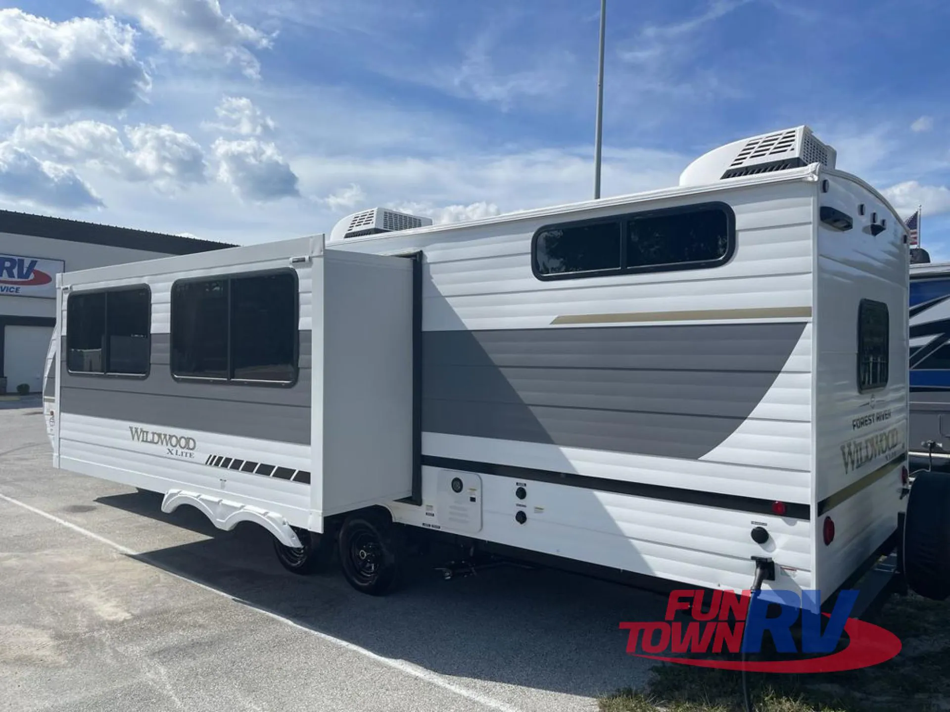 2026 Forest River Wildwood X-Lite 28VBXL - Photo 4