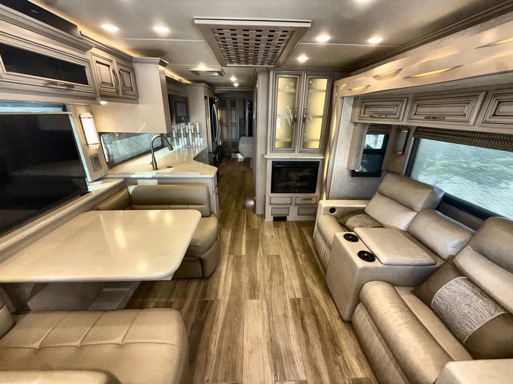 2021 Newmar New Aire 3543, Photos photo 2